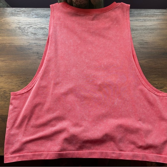 aerie OFFLINE Red Graphic Crop Tank - Picture 4 of 7